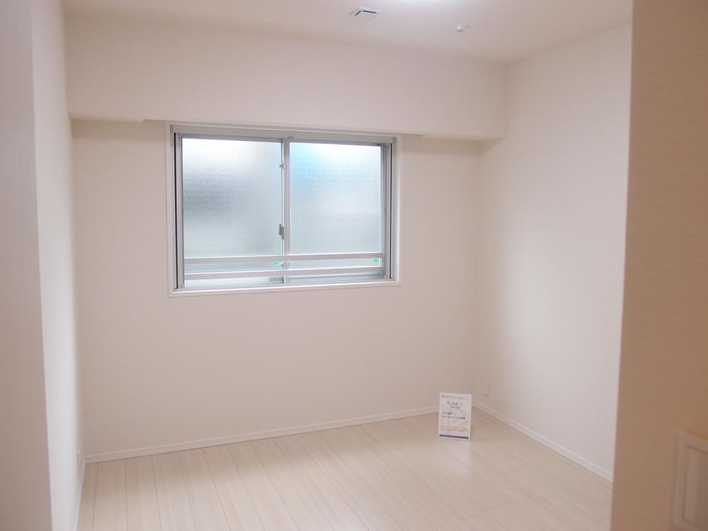 Non-living room. Western-style (6.1 tatami mats)