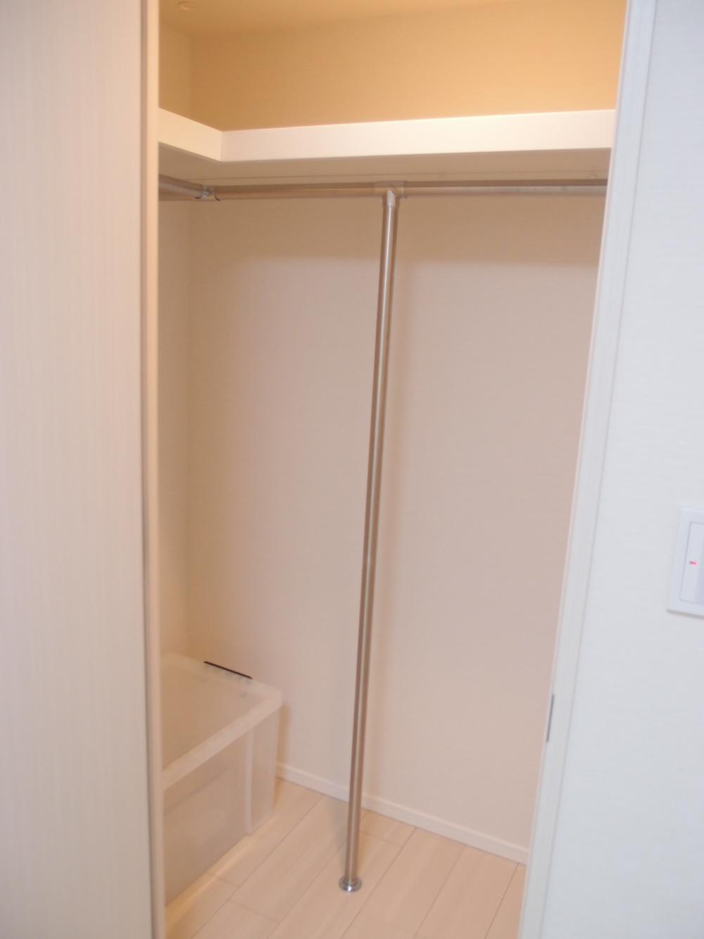 Receipt. Walk-in closet of Western-style (6.1 tatami mats)