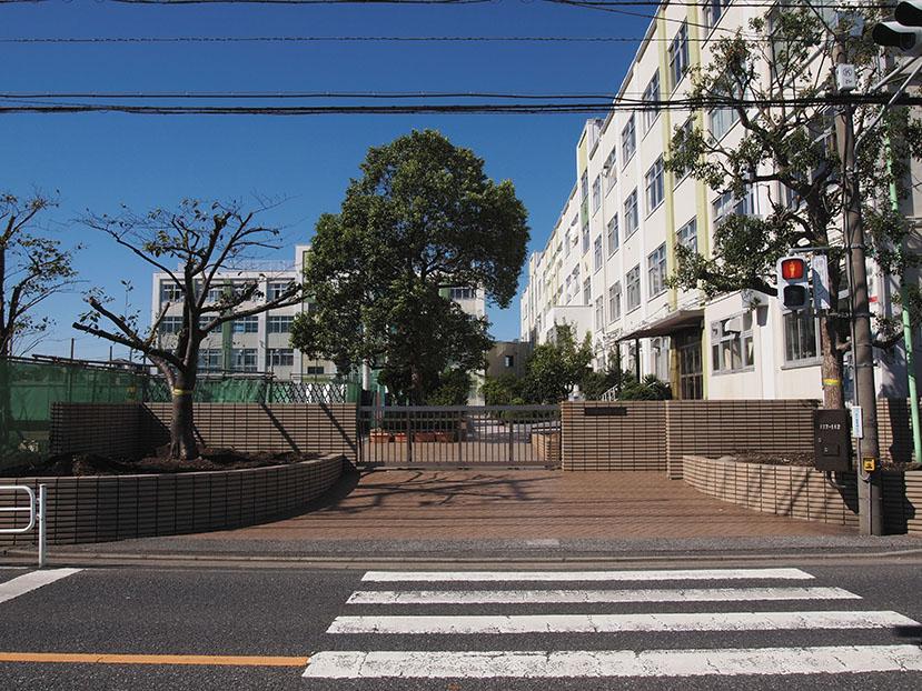 Junior high school. Mizue 750m until the second junior high school