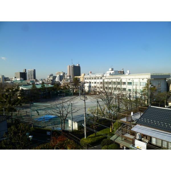 Primary school. 169m municipal Kitakoiwa elementary school to Edogawa Ward Kitakoiwa Elementary School