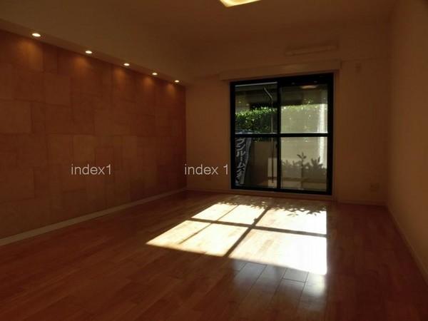 Living. Stylish cross is the point ☆