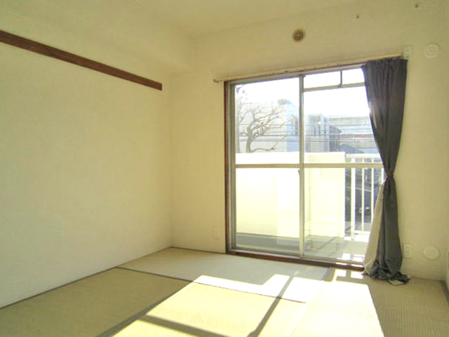Living and room. Japanese-style room It is a photograph of another room of the same type