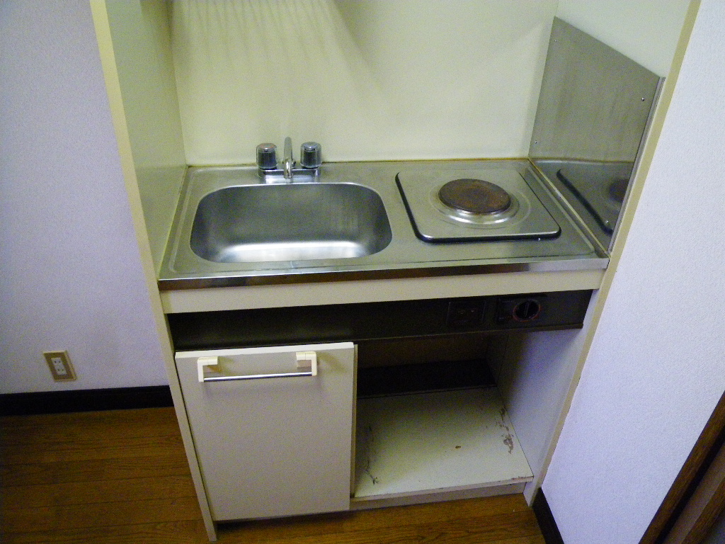 Kitchen.  ☆ With electric stove ☆