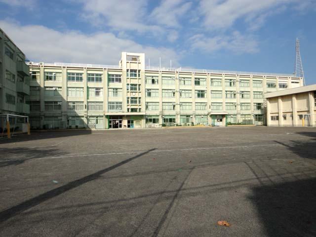 Junior high school. Koiwa 400m until the first junior high school