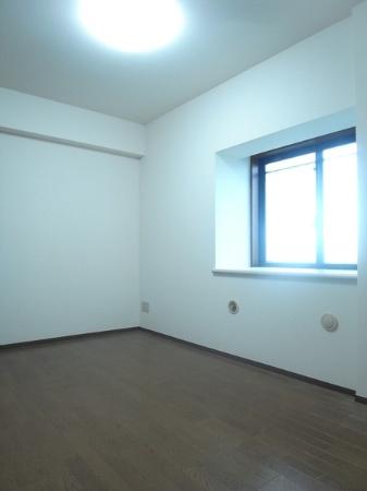 Non-living room. Indoor (September 2013) Shooting