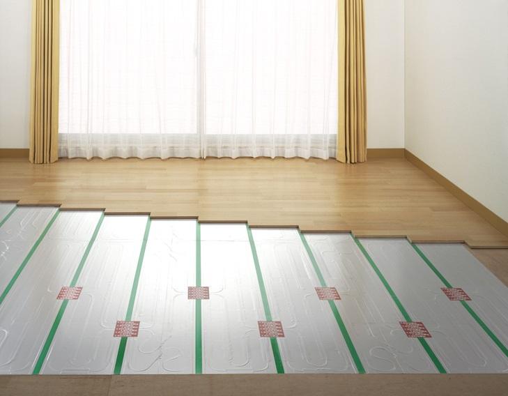 Power generation ・ Hot water equipment. There is no unpleasant sound and wind on the floor heating, Since neither dry throat is heating suitable for bedroom. Also is Nashi comfortable definitely cold winter morning if you use a timer! !
