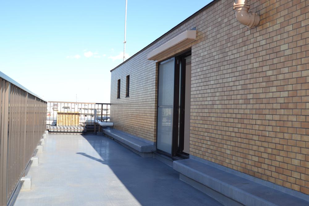 Balcony. Roof balcony area: 26 sq m