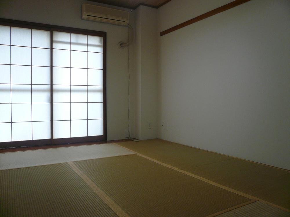 Non-living room. Indoor (12 May 2013) Shooting