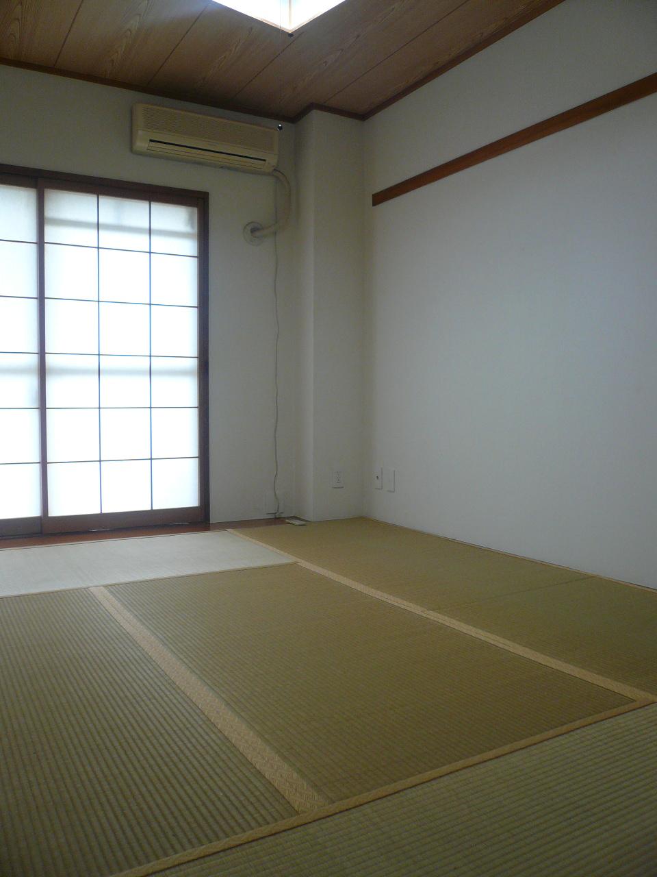 Non-living room. Indoor (12 May 2013) Shooting