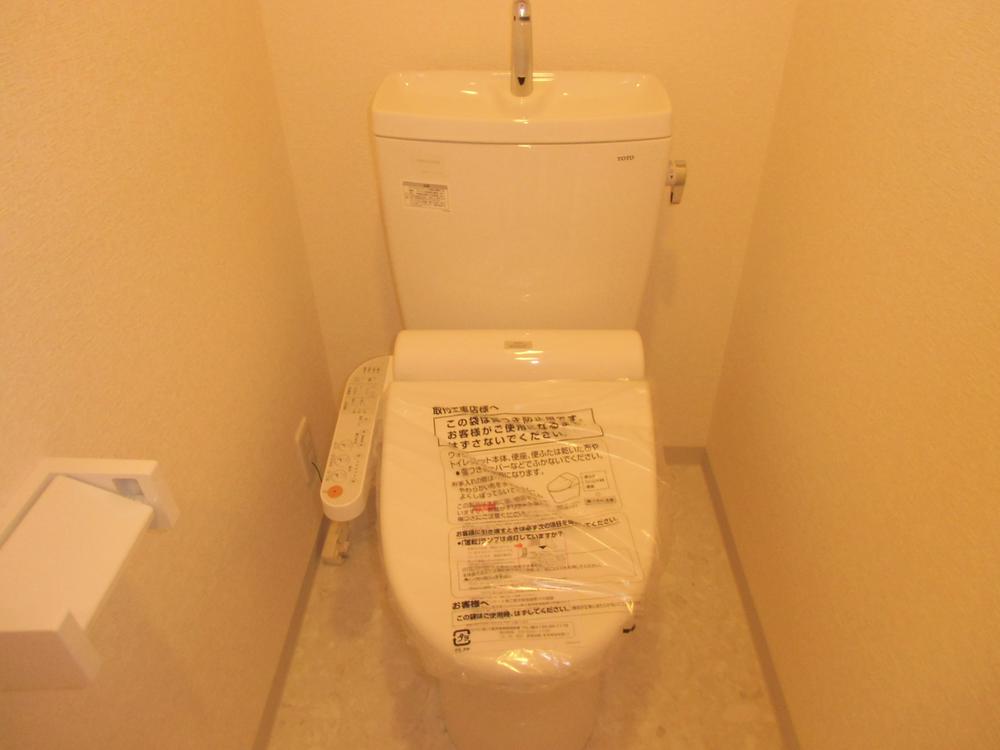 Toilet.  ■ Toilet with washing toilet seat (12 May 2013) Shooting