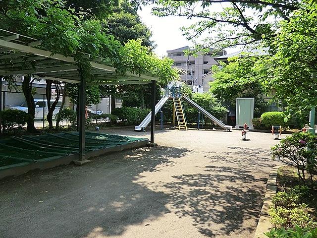 park. 601m to Sakura Park