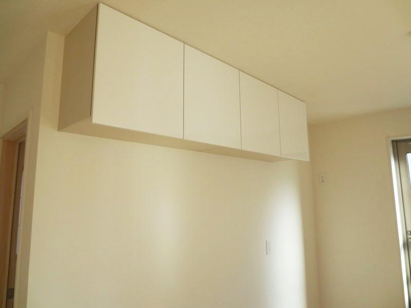 Receipt. 1 Building Kitchen top hanging cupboard