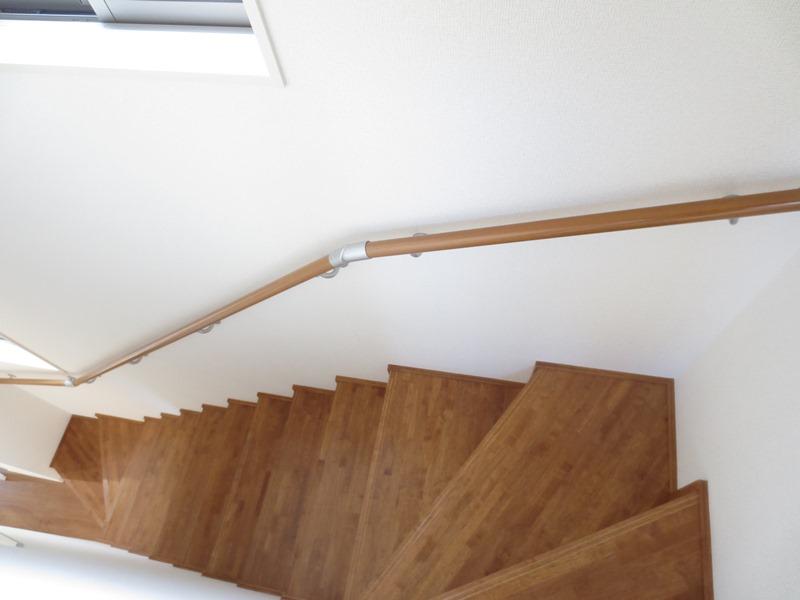 Other introspection. handrail Small children ・ It will be useful to those who elderly. Building 2 Stairs