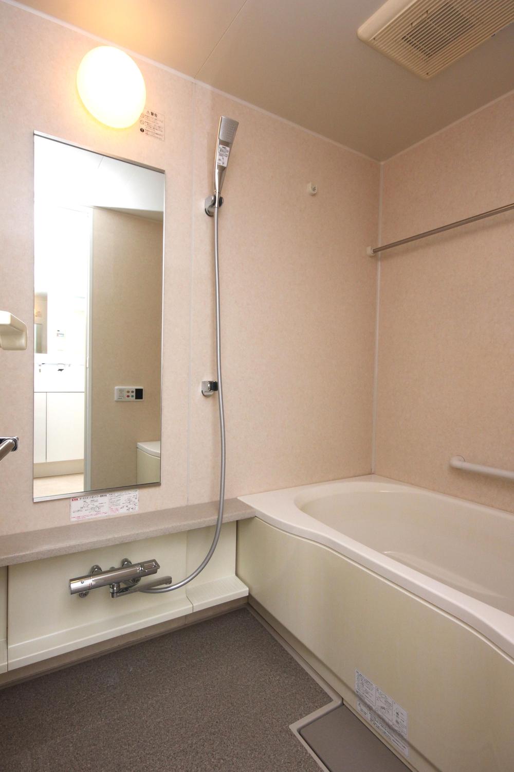 Bathroom. Ventilation dryer ・ Unit bus with add 炊 function