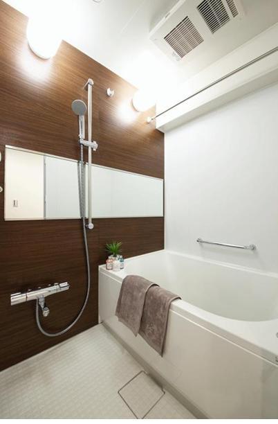 Bathroom. Add-fired function ・ Bathroom with bathroom dryer