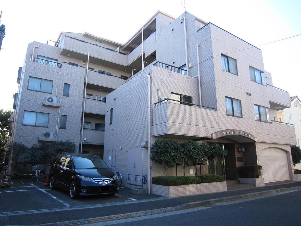 Local appearance photo. Local (11 May 2013) Shooting