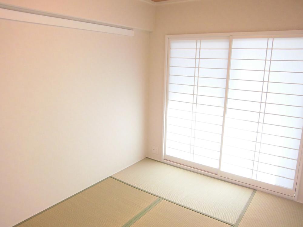 Non-living room. Is a Japanese-style room