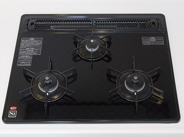 Kitchen.  [3-burner stove] Adopt a three-necked gas stove to increase the efficiency of your cooking. Since the top plate is a flat, To clean, It is just a simple wipe quickly.