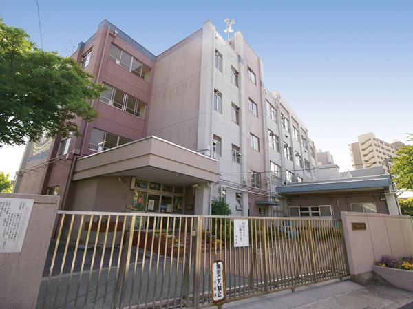 Surrounding environment. Nitta elementary school (about 350m, A 5-minute walk)