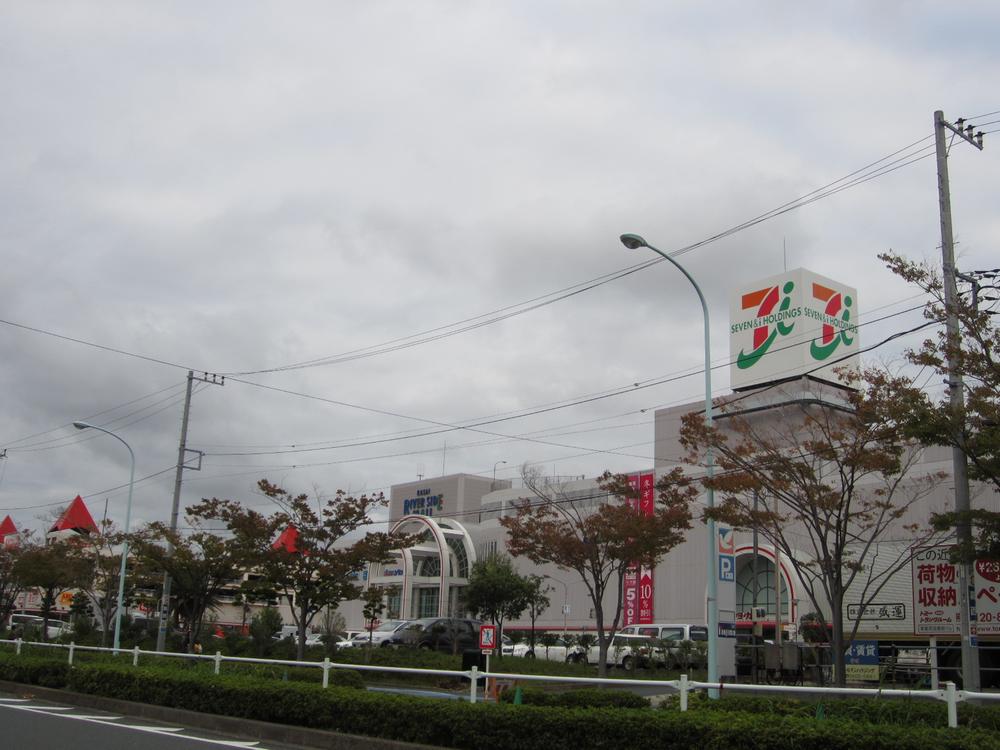 Shopping centre. 1248m until Kasai Riverside Mall