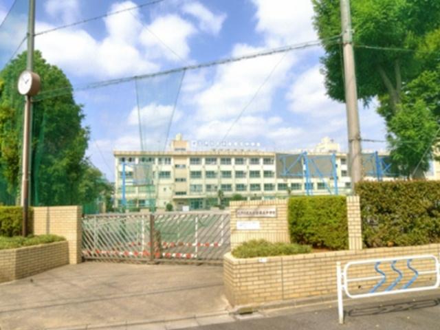 Junior high school. Koiwa 422m until the fifth junior high school