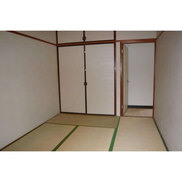 Living and room. ※ Photo another compartment