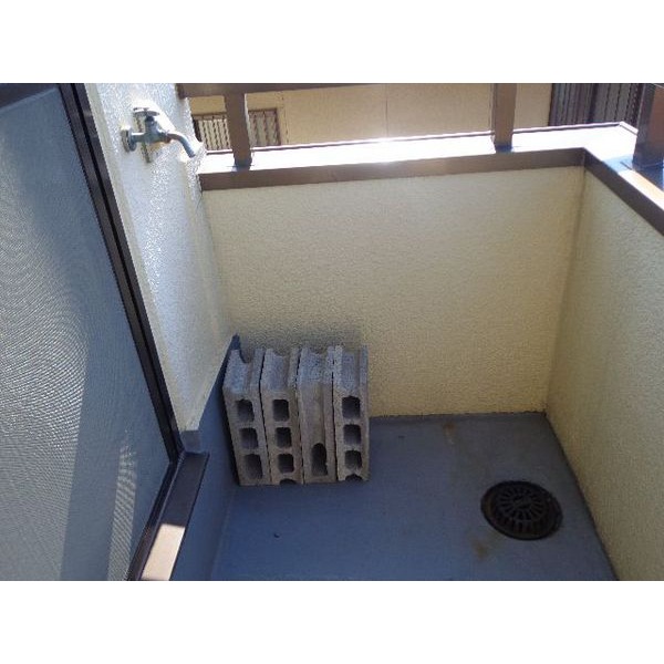 Balcony. ※ Photo another compartment
