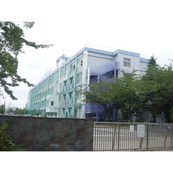 Junior high school. 170m Ninoe junior high school until the Edogawa Ward Ninoe Junior High School