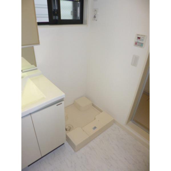 Wash basin, toilet