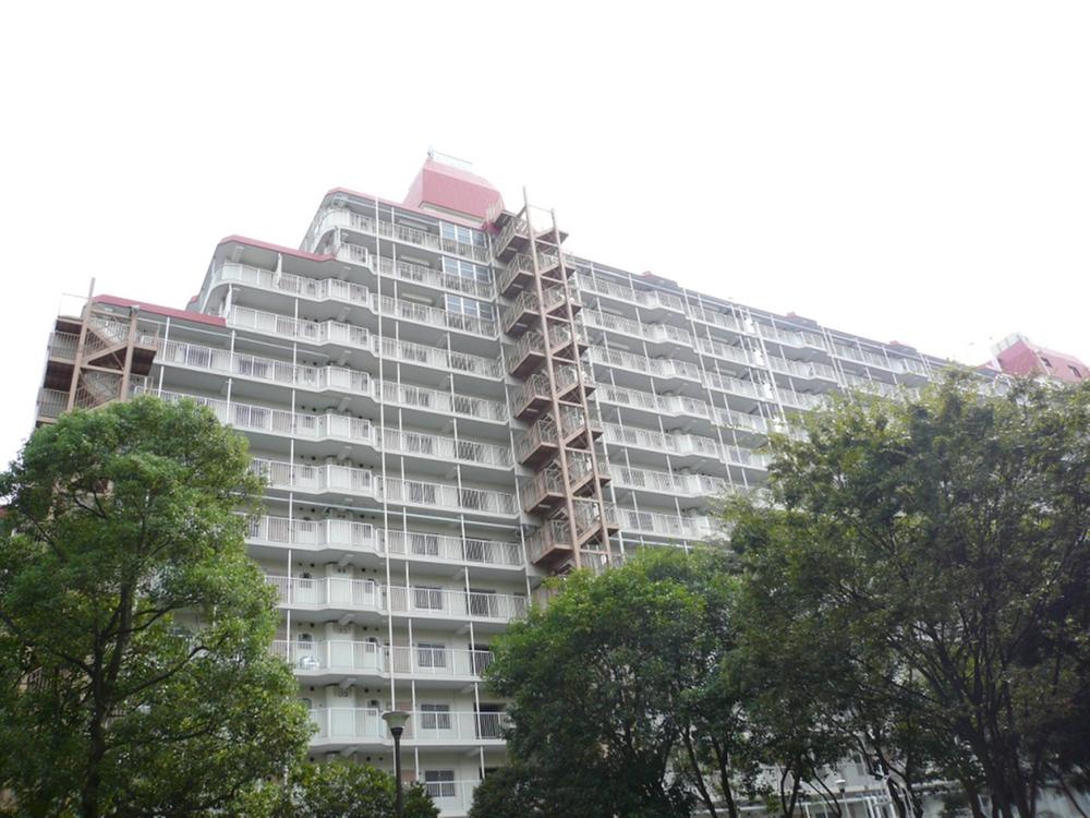 Local appearance photo. Local appearance photo ● of the 14-story high-rise apartment!