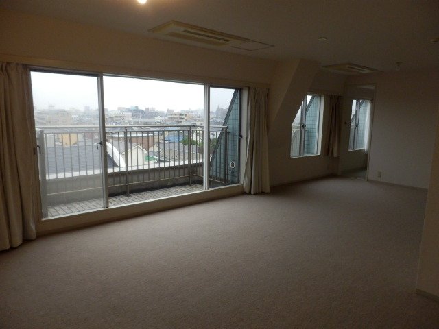 Living and room