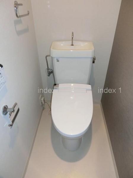 Toilet. Happy with Washlet ☆