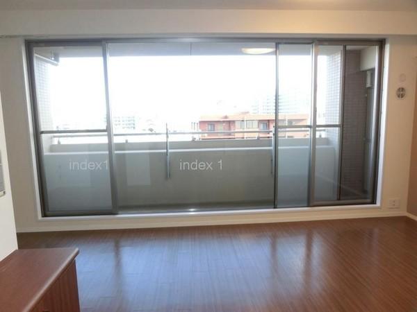 Living. It is the dwelling unit to be able to live with the favorite pet