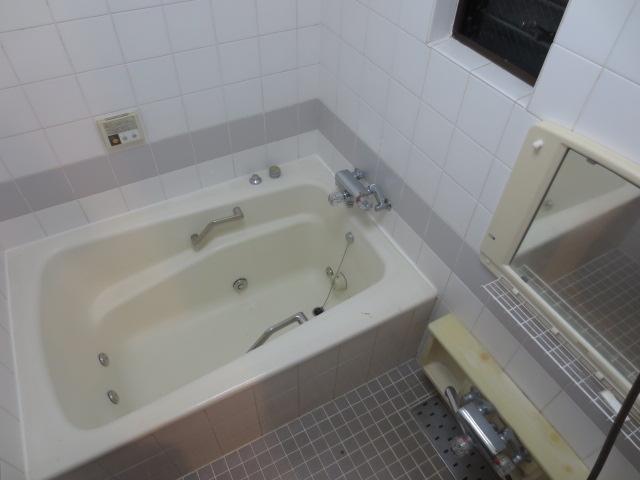 Bath. Bathroom