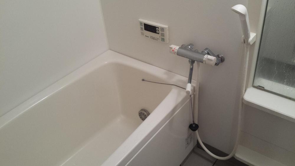 Bathroom. Bathroom with add 炊 function