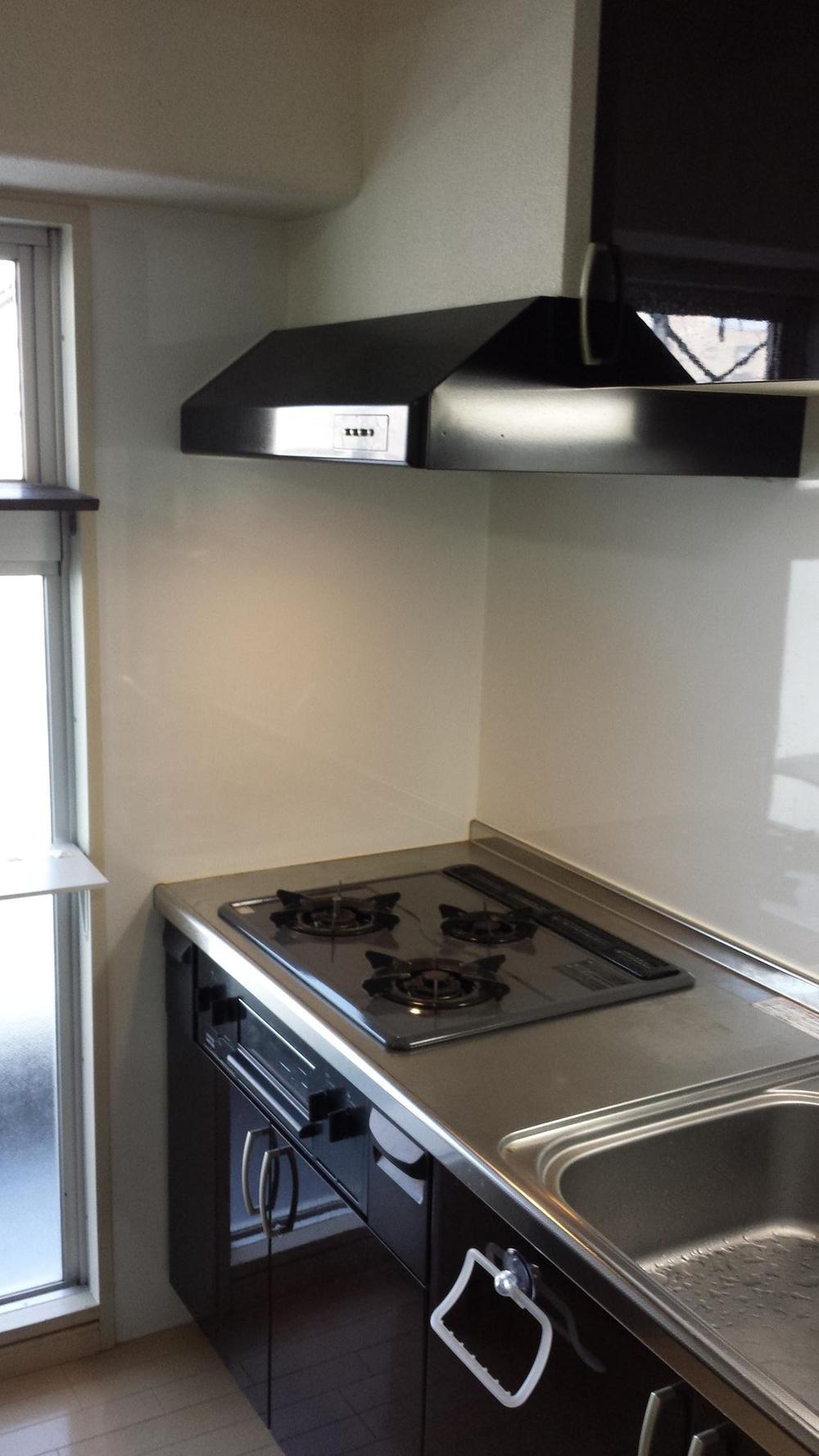 Kitchen. Bright have a window in the kitchen