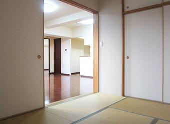 Non-living room. Collapse Japanese-style room is a room and laundry, It can be used in various ways, such as put to sleep a child