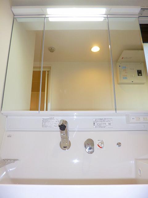 Wash basin, toilet. State of the wash basin, Because it is a specification of the shower head faucet, It is also useful in cleaning.