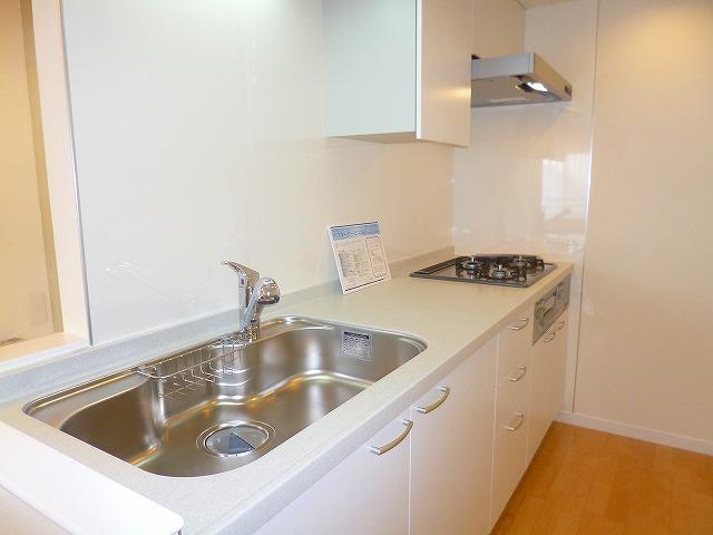 Kitchen. Clean feeling of the kitchen in which the white tones.