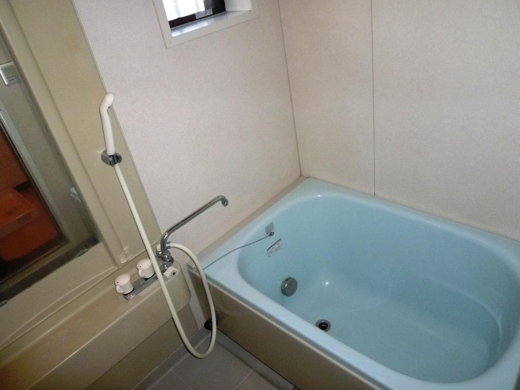 Bath. With window Add-fired function with bus ☆