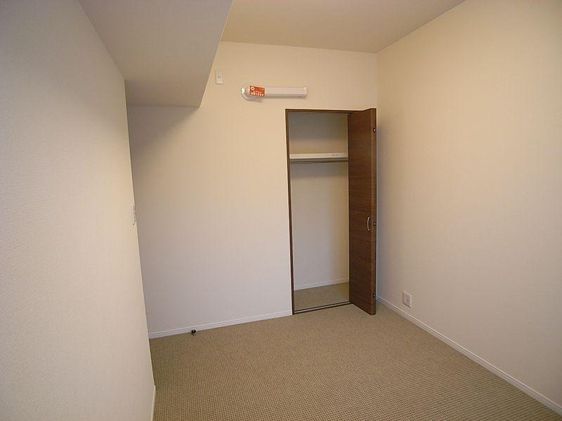 Non-living room. Western-style 5 tatami & closet