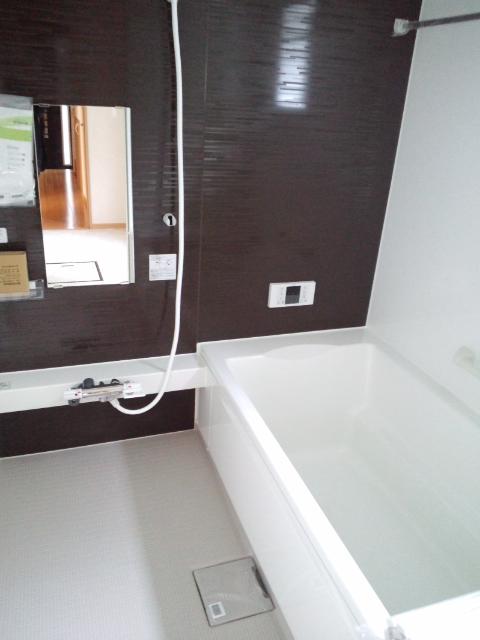 Same specifications photo (bathroom). It is the example of construction