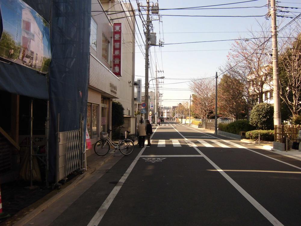 Local photos, including front road. It is a front road