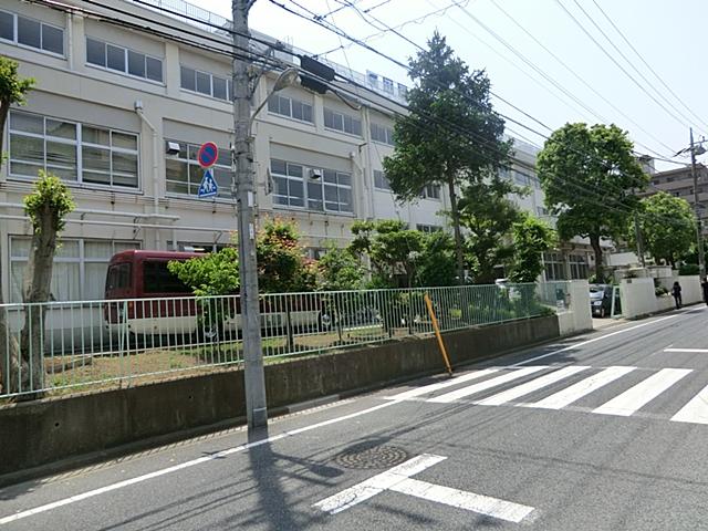 Junior high school. 702m to Edogawa Ward Kasai third junior high school