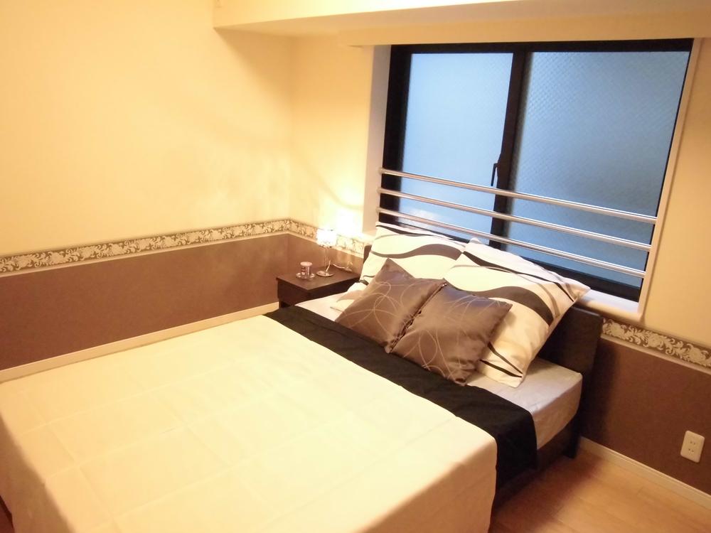 Non-living room. Also comes with this bet