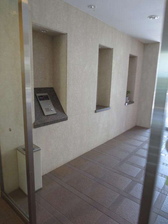 Entrance. auto lock