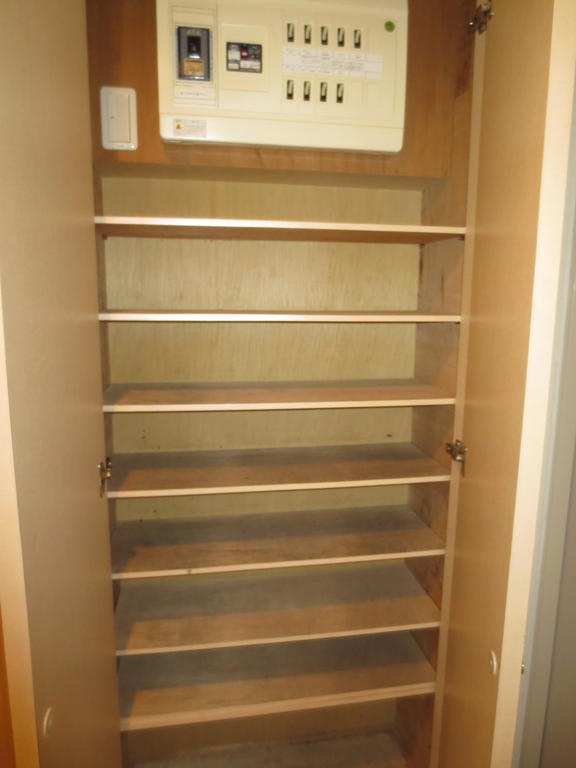 Entrance. Cupboard