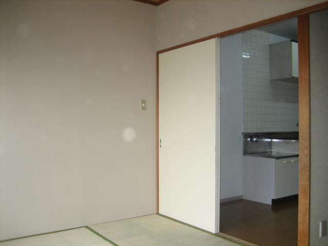 Living and room. From Japanese-style DK (same type)