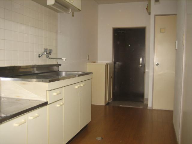 Living and room. Kitchen space (the same type)