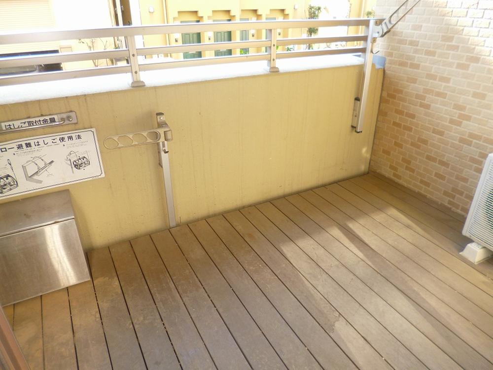 Balcony. About 4.1 Pledge certain open-air space. You can take advantage of the multi-purpose to suit the lifestyle and hobbies.